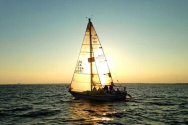 Tips Boat Sail the World