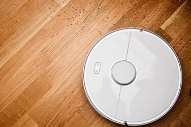 How robot vacuums use AI